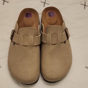 Cushionaire Size 8.5 Brand New Slip On Clogs